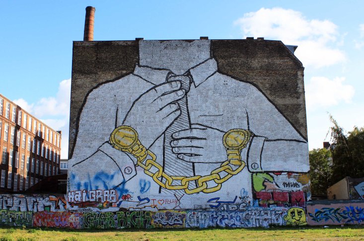 Street-Art-In-Berlin-BLU-3